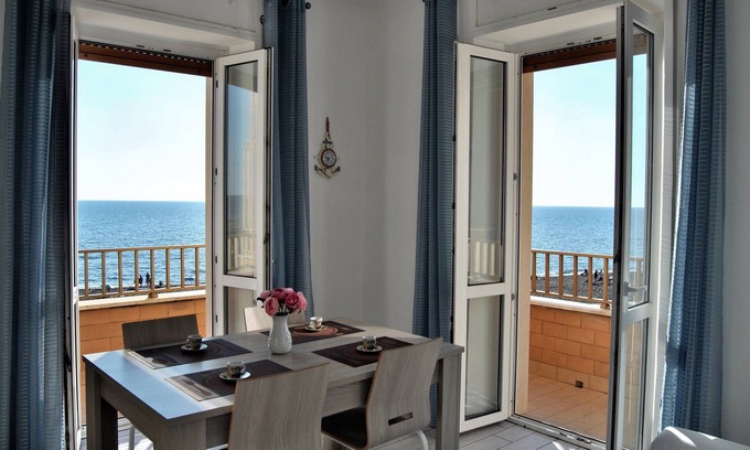 Ladispoli Apartamento | APARTAMENTO FRENTE AL MAR por Silvia y Massimo