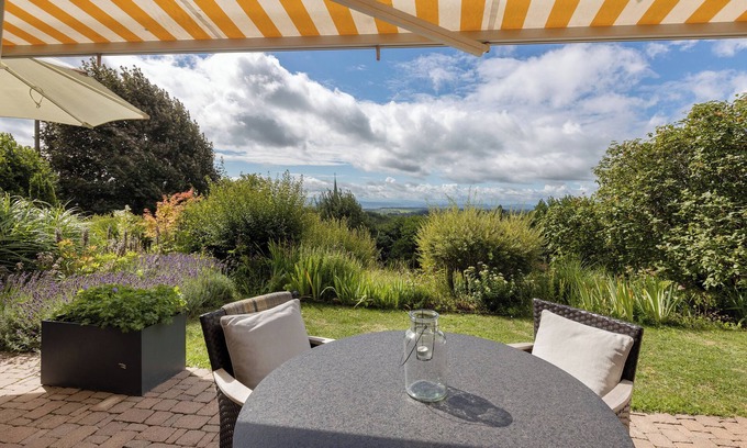 Hoechenschwand Apartamento | Apartamento 'Garden Suite' con vistas a la montaña, terraza privada y Wi-Fi