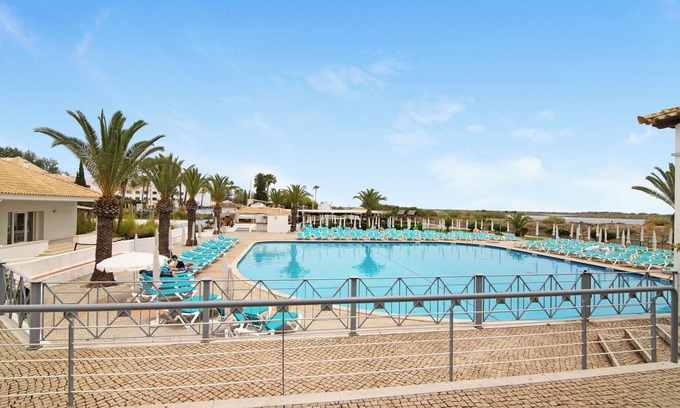 Cabanas Apartamento | Apartamento 'Golden Ocean' con piscina compartida, Wi-Fi y aire acondicionado