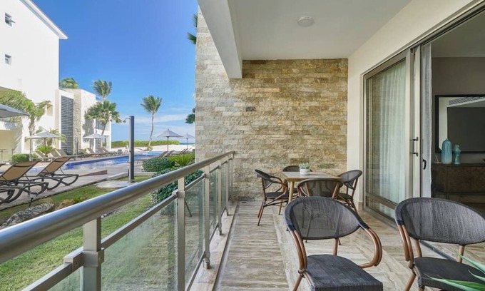 Bavaro Condominio | Condo De Lujo En La Playa BH-101 @ Costa Atlantica