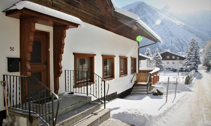Berwang Apartamento | Apartamento 'Haus Berwang Bauernhaus' con vistas a la montaña, terraza privada y Wi-Fi