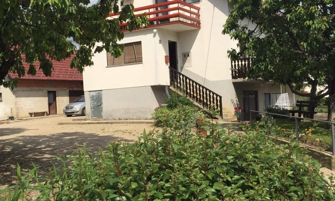 Smoljanac Apartamento | Los apartamentos tienen 2 dormitorios con baños. Disponible es una cocina y una terraza
