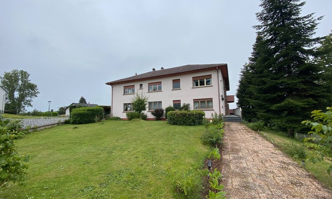 La Petite-Pierre Apartamento | Apartamento 'Hebergement Dans Villa Du Kirchberg' con jardín privado, balcón y Wi-Fi