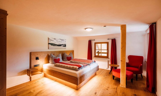 Breitnau Apartamento | Apartamento 'Heustock' con vistas a la montaña, balcón y Wi-Fi