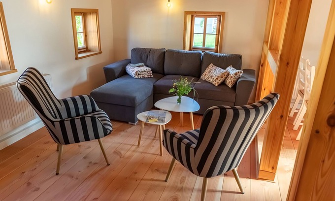 Bertsdorf Apartamento | Apartamento 'Hochwald' con vistas a la montaña y Wi-Fi
