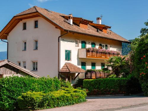 Andriano Apartamento | Apartment Hocheppan by Interhome