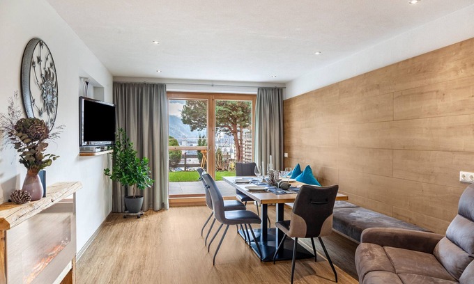 Kaltenbach Apartamento | Apartamento "Hochzillertal Gartenwohnung" con vistas a la montaña, terraza y Wi-Fi