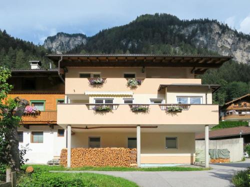 Burgstall Apartamento | Apartment Holaus by Interhome