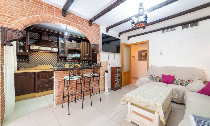 Roquetas de Mar Apartamento | Apartamento "Holiday" con vistas al mar, jardín compartido y Wi-Fi