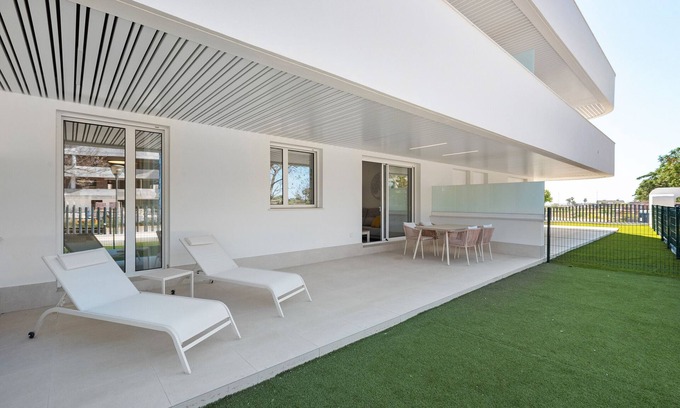Torre del Mar Apartamento | Apartamento 'Horus' con piscina compartida, Wi-Fi y aire acondicionado