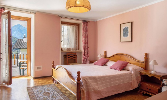 Aymavilles Apartamento | Apartamento 'Il Borgo' con vistas a la montaña, terraza privada y Wi-Fi