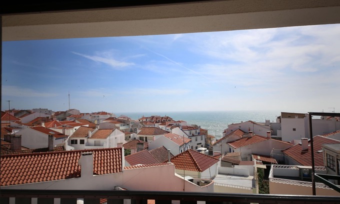 Ericeira Apartamento | Apartment im Zentrum, Balkon mit Meerblick & Grill