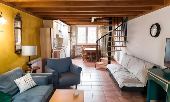 Alsasua Apartamento | Apartamento 'Apartamento K' con piscina compartida, Wi-Fi y aire acondicionado