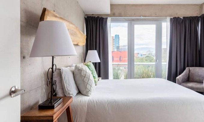 La Condesa Condominio | Apartamento en Condesa con vista al Castillo de Chapultepec. Gym pool y parking