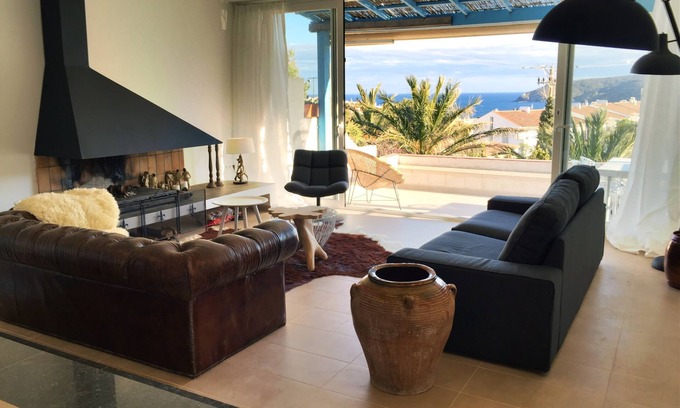 Cadaques Apartamento | Apartamento en Cadaques con aire acondicionado, parking privado y vista al mar.