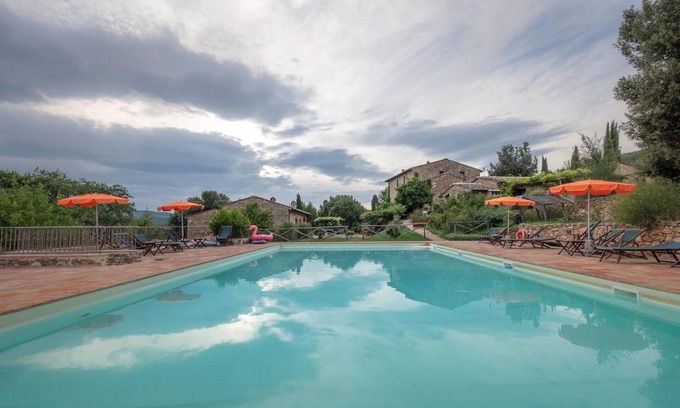Simignano Casa | Apartment in Chianti With Pool ID 450