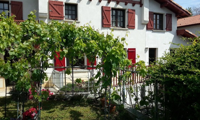 Biarritz Apartamento | Apartamento en casa unifamiliar, zona residencial tranquila "L'Orée du lac"