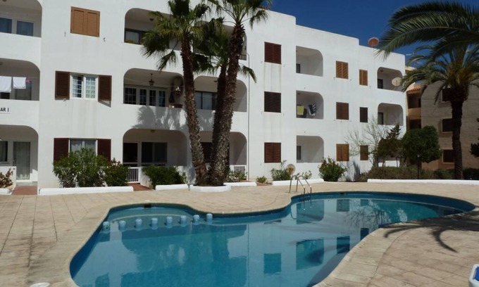 Es Pujols Apartamento | Apartamento en Es Pujols, cerca de la playa, ideal para familias, piscina, wifi gratis, 2 + personas