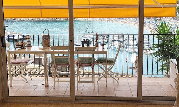 Llafranc Apartamento | Apartment in front of the sea