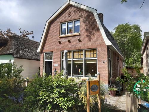 Zuideinde Apartamento | Apartment in Giethoorn by Scenic Canals