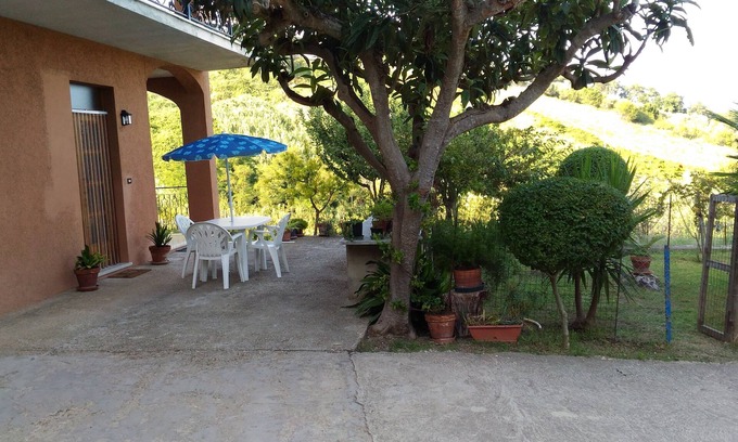 San Vito Chietino Apartamento | Apartamento en una casa de campo