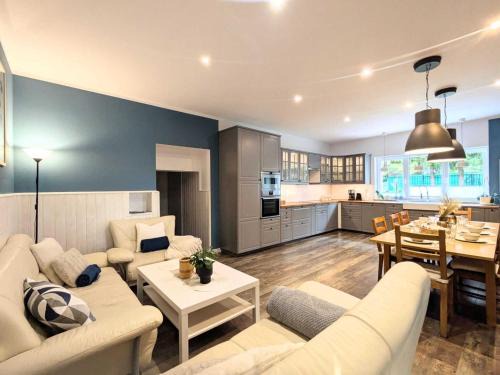 West Pomeranian Voivodeship Apartamento | Apartment in Ko obrzeg near Sandy Beach