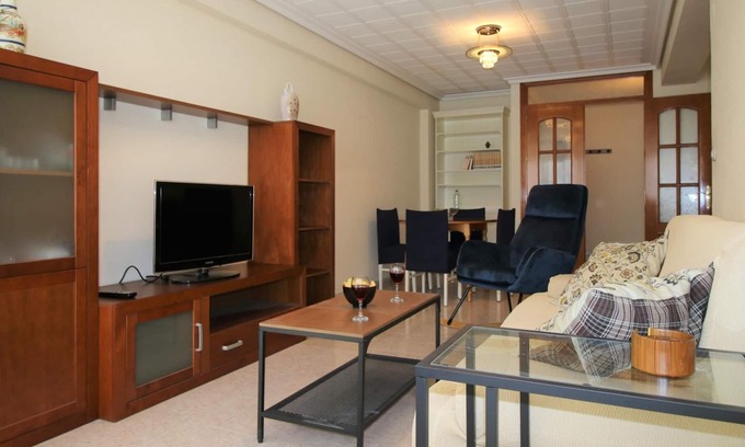 Leon XIII-Los Naranjos Apartamento | Apartment in La Macarena, perfect for 5 people