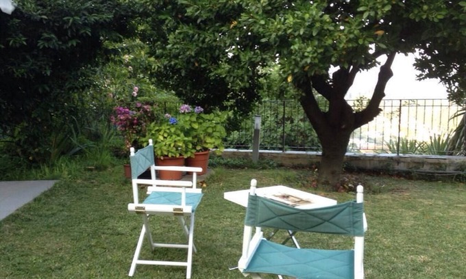 La Foce Apartamento | Apartment in La Spezia in early 20th century villa with garden and sea view