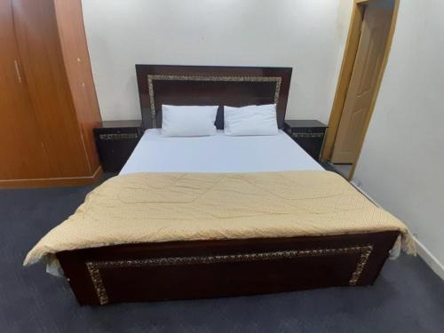 Lahore Cama Y Desayuno | Apartment in Lahore