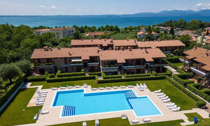 Montioni Casa | Casa bien decorada con piscina