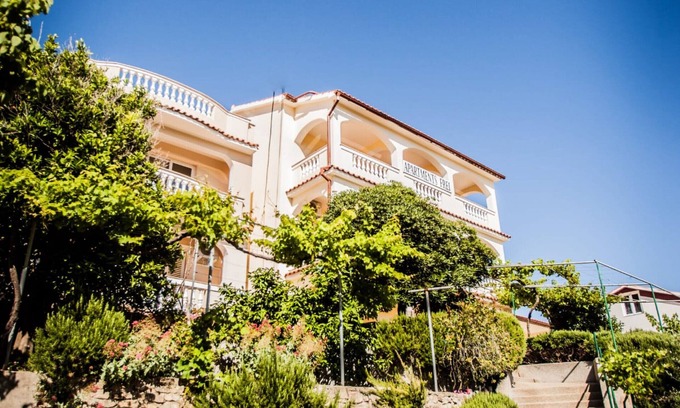 Lopar Apartamento | Apartamento en Lopar con Balcón, Acondicionador, WIFI, Lavadora (186-3)