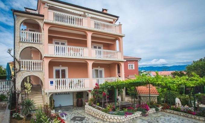 Lopar Apartamento | Apartamento en Lopar con Balcón, Acondicionador, WIFI, Lavadora (4886-4)