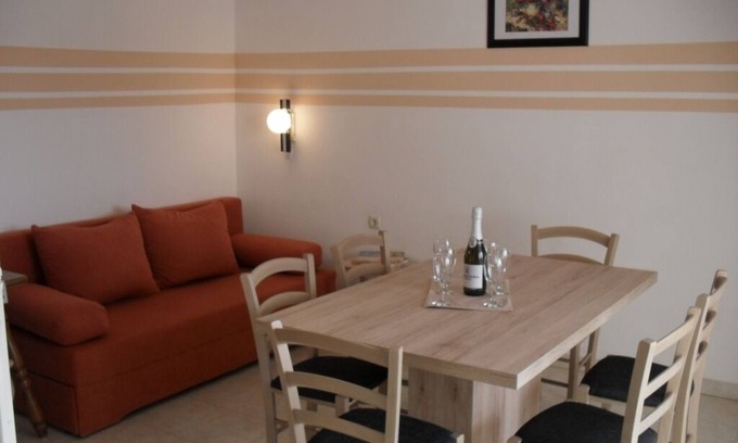 Lopar Apartamento | Apartamento en Lopar con Terraza, Acondicionador, WIFI, Lavadora (87-2)