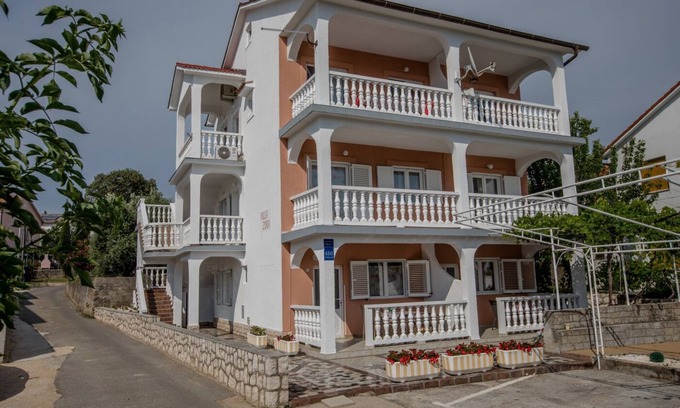 Lopar Apartamento | Apartamento en Lopar con Terraza, Acondicionador, WIFI, Lavadora (4360-1)