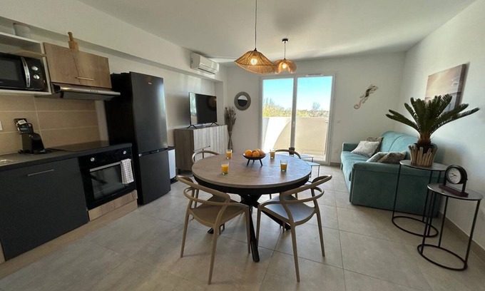 Beziers Apartamento | Apartment in residence with swimming pool 400 m from the beach.