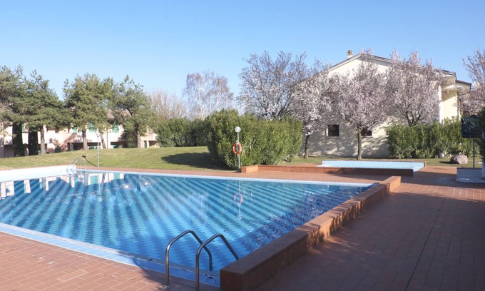 Montioni Apartamento | Apartamento en residencia con jardín privado y piscina para adultos y niños y tenis.