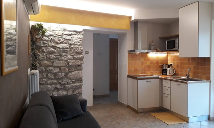 Cassone Apartamento | Apartamento en Rustico restaurado directamente en el lago, abierto todo el año.