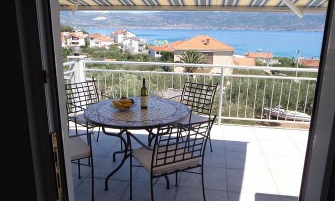 Slatine Apartamento | Apartamento en Slatine con Seaview, Terraza, Acondicionador, WIFI (5147-1)
