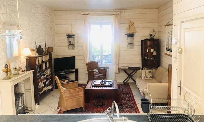 Intra Muros Apartamento | Apartment in Solidor. Calm and comfort. Beach at 50m. South-facing terrace.