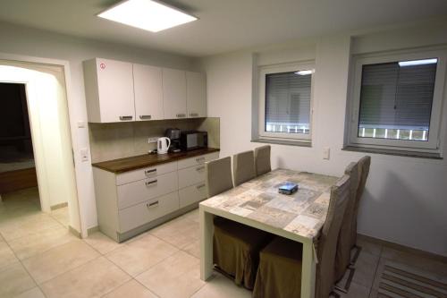 Schmidener Vorstadt Apartamento | Apartment in Stuttgart Bad Cannstatt/Nähe Stadtion