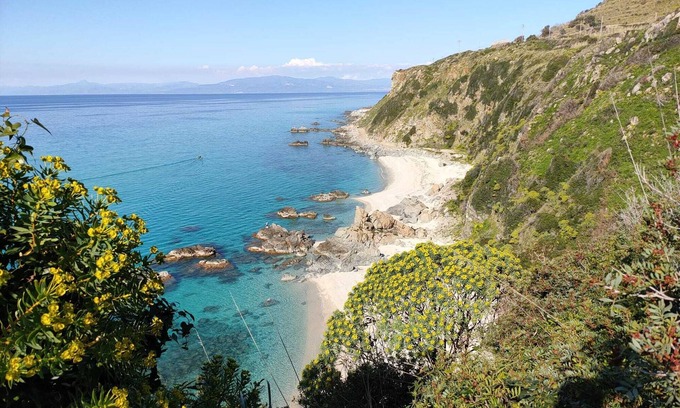 Zambrone Apartamento | Apartment in the center of Zambrone, 5min drive from the sea