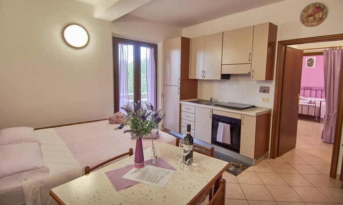 Rivotorto Apartamento | Apartment in the countryside outside Assisi with pool and parking