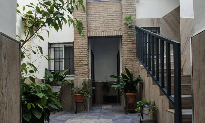 Fontanal-Maria Auxiliadora-Carretera de Carmona Apartamento | Apartamento en el Fontanal, Casa- Patio de vecinos