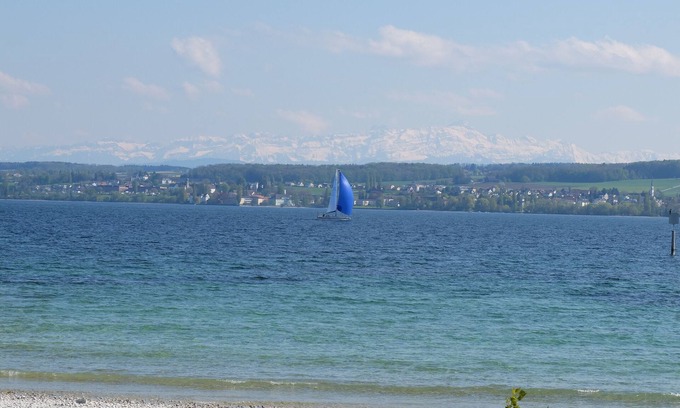Staad Apartamento | Apartment in the garden of Seeheim Castle on lakeside with balcony and terrace.