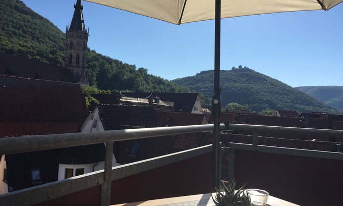 Bad Urach Apartamento | Apartamento en el corazón del casco histórico, terraza en la azotea al patio, excelente vista