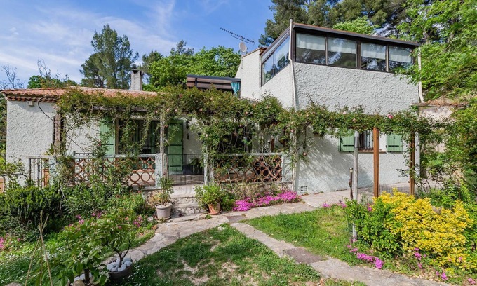 Aubagne Apartamento | Apartamento en la villa de los propietarios, piscina, aparcamiento vallado.