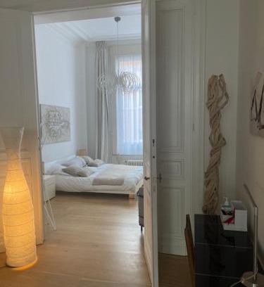 Chatelain Apartamento | Apartment in trendy Chatelain center Brussels area Little Garden Internet wifi
