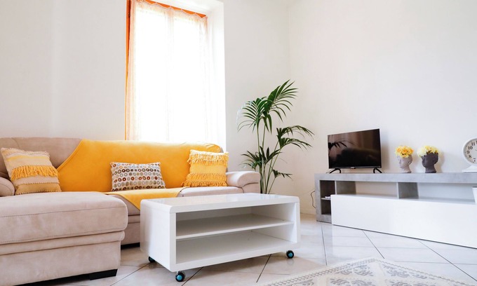 Como Apartamento | Apartment in Villa Between Como and Switzerland