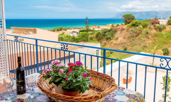 Alcamo Marina Casa | Apartamento en villa wi fi a 150 metros de la playa uc