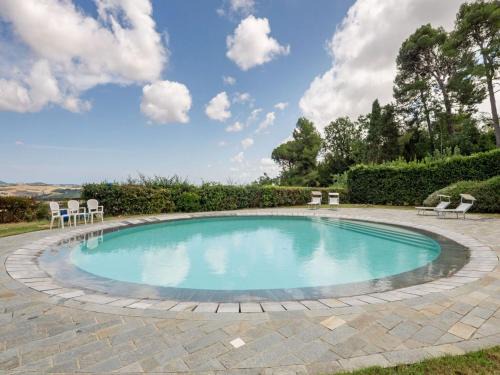 Mombaroccio Apartamento | Apartment in Villagrande with Pool & Garden